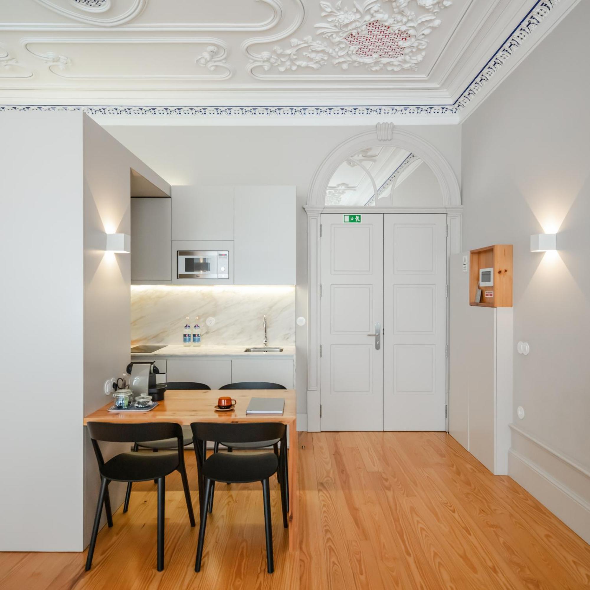 Baumhaus Serviced Living - Art & Design Apartments بورتو الغرفة الصورة