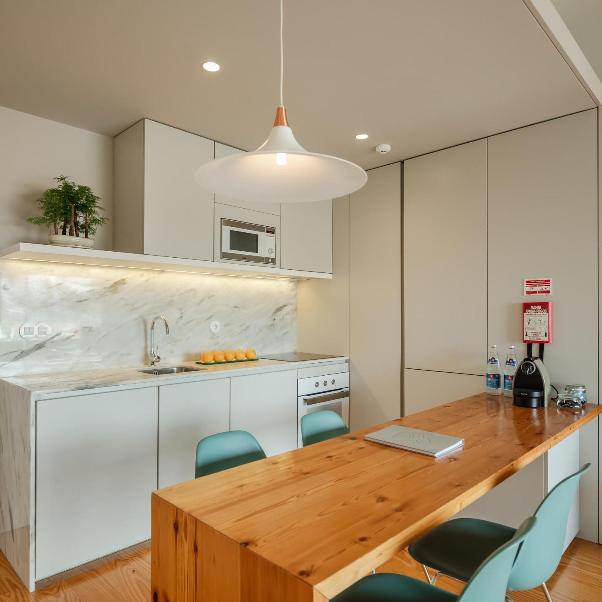 Baumhaus Serviced Living - Art & Design Apartments بورتو الغرفة الصورة